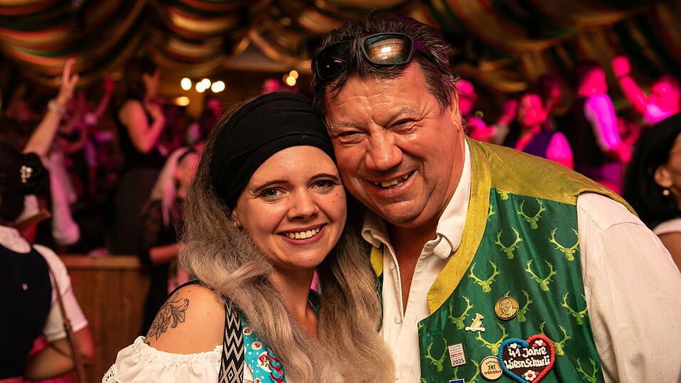 Die Partybilder vom Dienstag, 12. August, aus dem Festzelt Wenisch. Die Partybilder vom Dienstag, 12. August, aus dem Festzelt Wenisch.