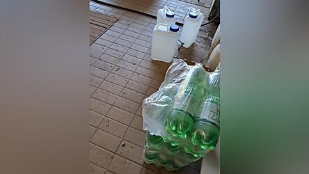 Als Notreserven standen Trinkwasserflaschen zur Verf&uuml;gung.