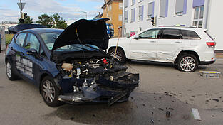 Bei dem Unfall wurde eine 38-Jährige leicht verletzt.