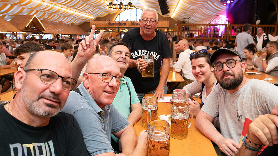 Das sind die Partybilder vom Dienstag, 12. August, aus dem Festzelt Nothaft. Das sind die Partybilder vom Dienstag, 12. August, aus dem Festzelt Nothaft.