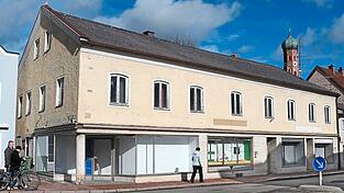 Seit etwa 20 Jahren standen die Geb&auml;ude an der Frontenhausener Stra&szlig;e 7 und 9 leer.