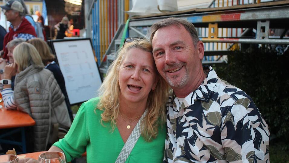 Viele Landshuter genossen ihren Freitagabend auf dem Bismarckplatzfest.