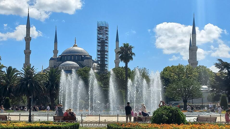 Malerische Gassen, traditionelle Märkte und beeindruckende Architektur: All das bietet Istanbul.