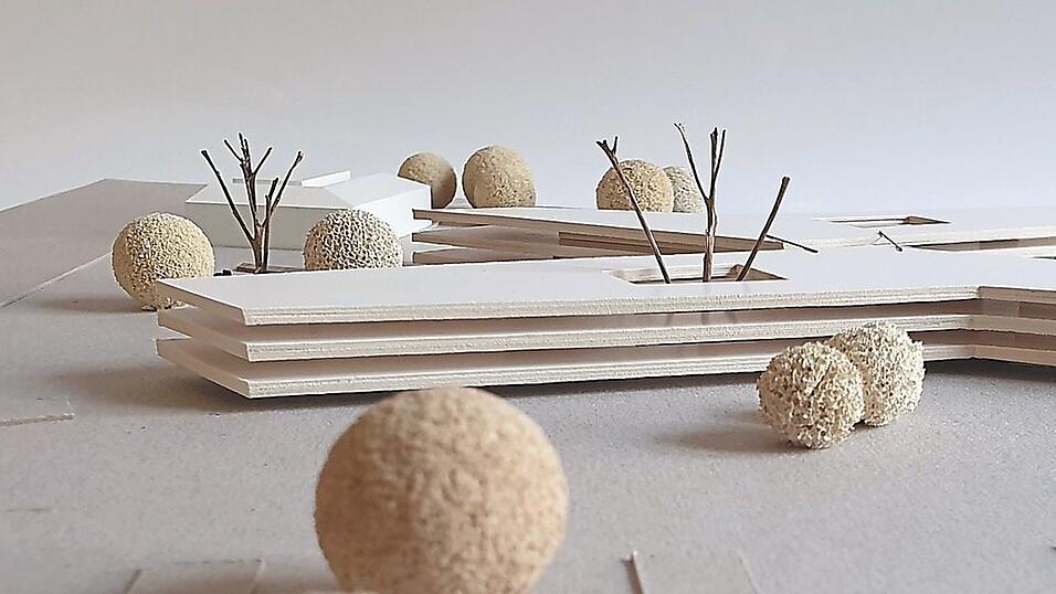 Architekten und Hochbauverwaltung sind gegenwärtig damit beschäftigt, den Flächenbedarf für das neue Landratsamt zu optimieren. Architekten und Hochbauverwaltung sind gegenwärtig damit beschäftigt, den Flächenbedarf für das neue Landratsamt zu optimieren.