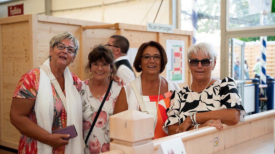 Die Partybilder vom Donnerstag, 13. August, aus dem Festzelt Reisinger. Die Partybilder vom Donnerstag, 13. August, aus dem Festzelt Reisinger.