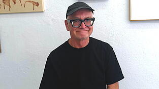 Bernard Löffler in seinem Galerieraum. Bald wird er dort zusammenpacken. Bernard Löffler in seinem Galerieraum. Bald wird er dort zusammenpacken.