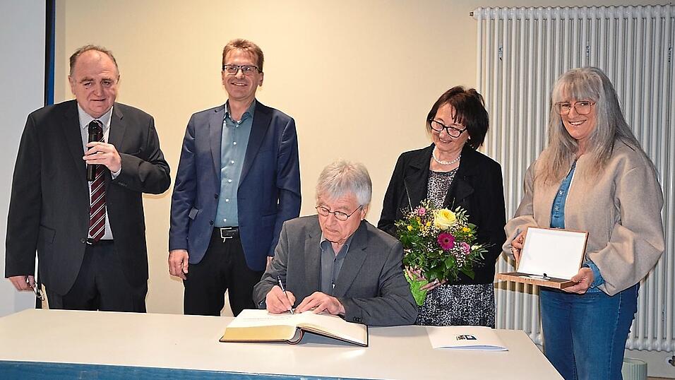 Die Bürgermedaille erhielt Herbert Wagenschwanz. Die Bürgermedaille erhielt Herbert Wagenschwanz.