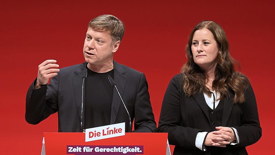 Martin Schirdewan und Janine Wissler führen die Linkspartei - noch. Die Parteispitze gilt selbst als angeschlagen. Trotzdem sind Personalveränderungen vorerst nicht geplant. Martin Schirdewan und Janine Wissler führen die Linkspartei - noch. Die Parteispitze gilt selbst als angeschlagen. Trotzdem sind Personalveränderungen vorerst nicht geplant.
