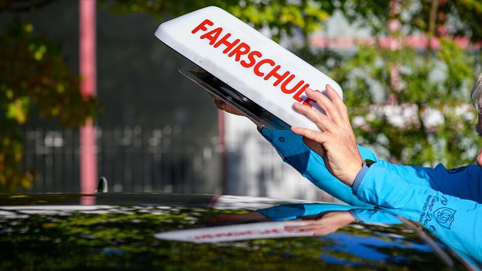 Die Fahrschulausbildung soll vereinfacht und günstiger werden. (Archivbild) Die Fahrschulausbildung soll vereinfacht und günstiger werden. (Archivbild)