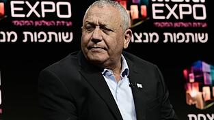 Der israelische Politiker Gadi Eisenkot bei einer Konferenz in Tel Aviv. (Archivbild)