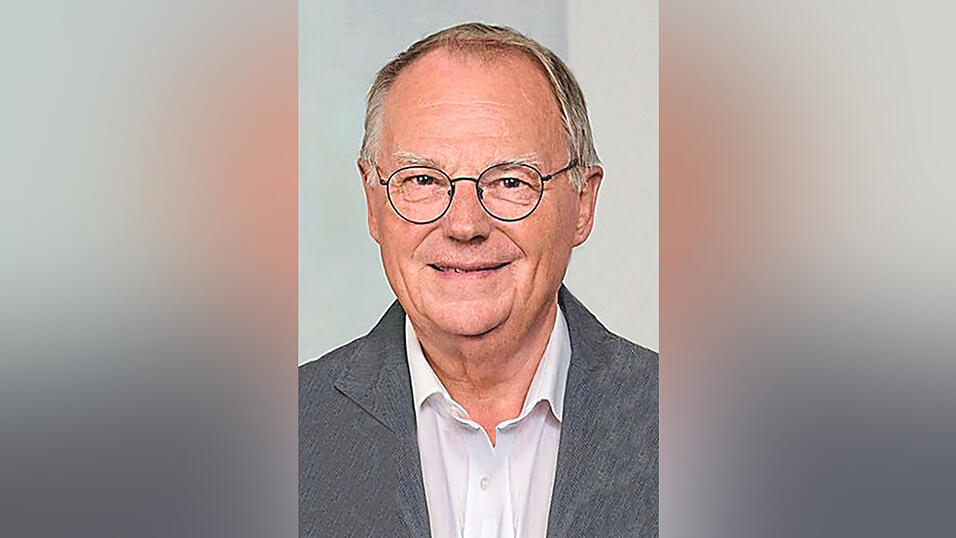 Bernd von Heintschel-Heinegg Bernd von Heintschel-Heinegg