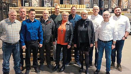 Die geehrten Mitarbeiter mit Prokurist Simon Müller, den Geschäftsführern Erich und Dietrich Müller sowie Christine Müller (von rechts).
