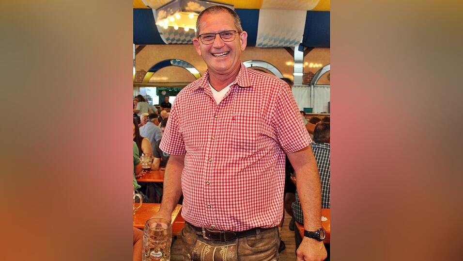 Auch am Freitag war super Stimmung am Ergoldinger Volksfest. Auch am Freitag war super Stimmung am Ergoldinger Volksfest.