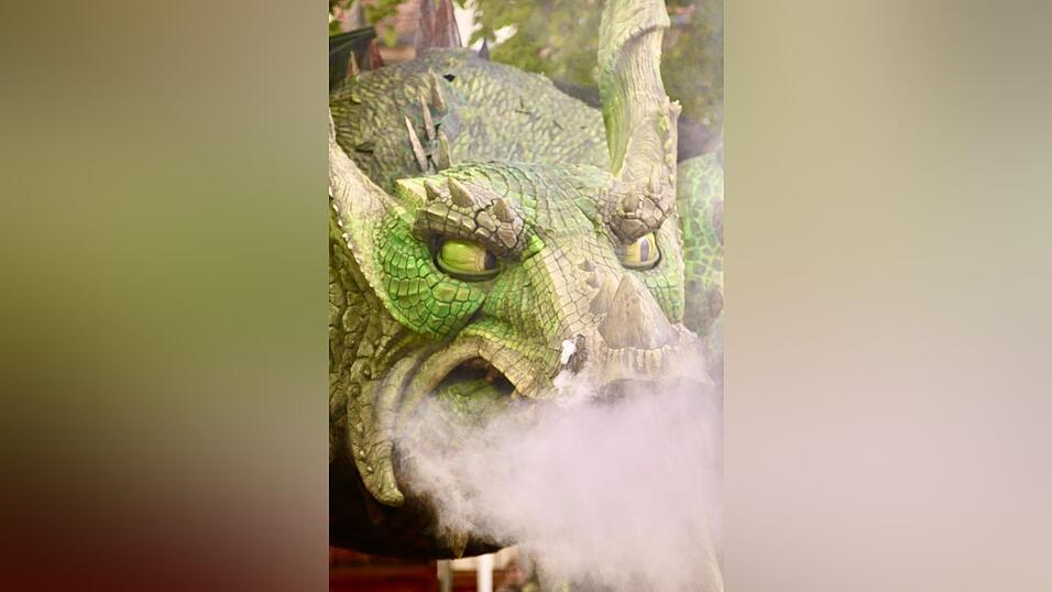 Eindr&uuml;cke von der Gruppe 'blau', die am Freitagabend die Drachenstich-Premiere gespielt hat.