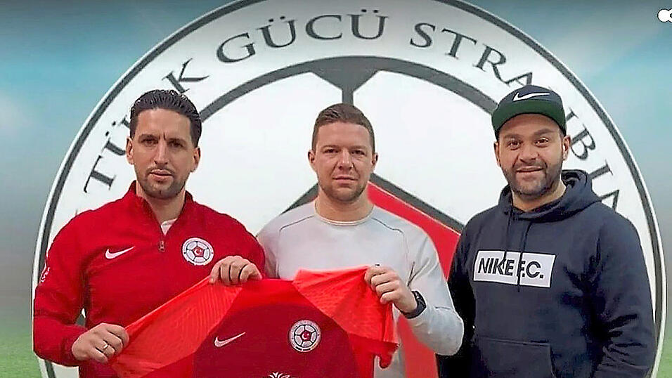 Mit der Verpflichtung des Hankofeners Tobias Richter (M.) zur n&auml;chsten Saison als spielender Co-Trainer ist den Verantwortlichen beim SV T&uuml;rk G&uuml;c&uuml; Straubing ein echter Coup gelungen.