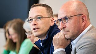 Nach der Generalsanierung zwischen Frankfurt und Mannheim leitet Julian Fassing (li) nun auch die Generalsanierung zwischen Berlin und Hamburg.