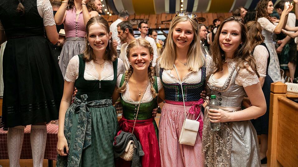 Die Partybilder vom Freitag, 8. August, aus dem Festzelt Reisinger. Die Partybilder vom Freitag, 8. August, aus dem Festzelt Reisinger.