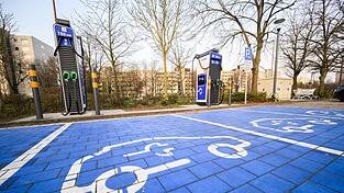 Die neue E-Auto-F&ouml;rderung gilt r&uuml;ckwirkend ab dem 1. Januar 2026.