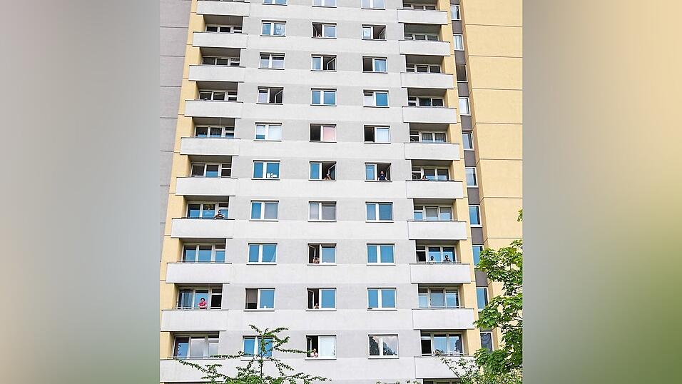 Zwei Appartements in einem Studentenwohnheim dienten drei Männern als Lager für Drogen. Zwei Appartements in einem Studentenwohnheim dienten drei Männern als Lager für Drogen.