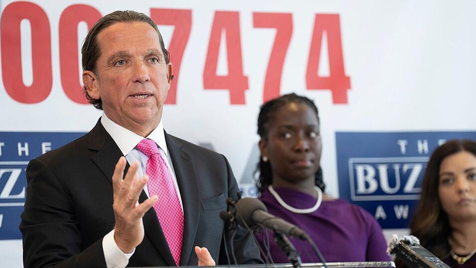 Anwalt Tony Buzbee vertritt Dutzende Männer und Frauen mit Anschuldigungen gegen Sean Diddy Combs. (Archivbild)