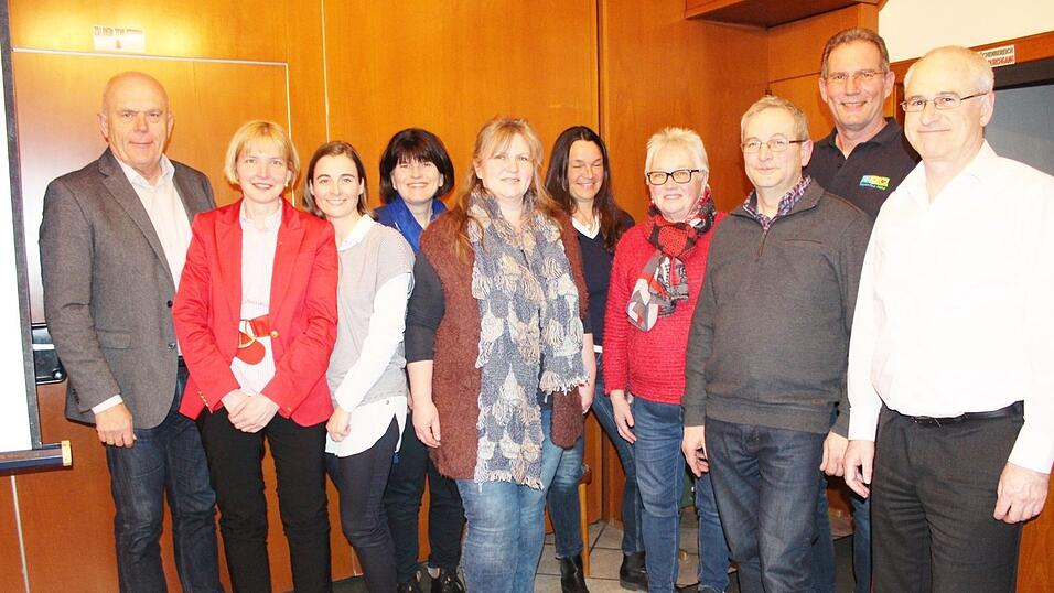 Die Vorstandschaft des OGV sorgt wieder f&uuml;r ein aktives Vereinsleben. Mit im Bild links B&uuml;rgermeister Karl Wellenhofer, der die Gartler lobte f&uuml;r ihren Einsatz f&uuml;r die Allgemeinheit.