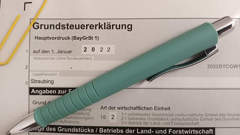 Einfach oder nicht? Die neue Grundsteuererklärung hat noch nicht jeder Grundbesitzer gemacht. Die Abgabefrist wurde bereits einmal verlängert und läuft nun Ende des Monats aus. Einfach oder nicht? Die neue Grundsteuererklärung hat noch nicht jeder Grundbesitzer gemacht. Die Abgabefrist wurde bereits einmal verlängert und läuft nun Ende des Monats aus.