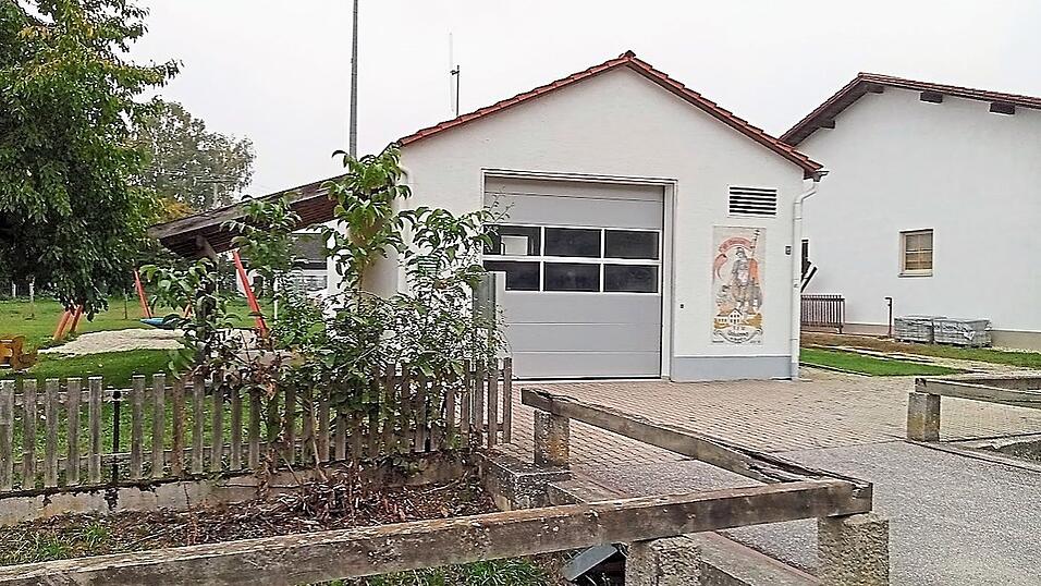Das Feuerwehrhaus Unholzing wird an Kanalisation angeschlossen.