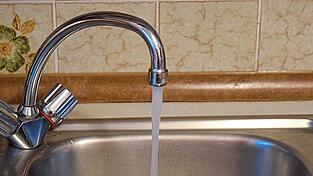 Nach wie vor Gesprächsthema Nummer eins: der Verbesserungsbeitrag zur Wasserversorgung. (Symbolfoto) Nach wie vor Gesprächsthema Nummer eins: der Verbesserungsbeitrag zur Wasserversorgung. (Symbolfoto)