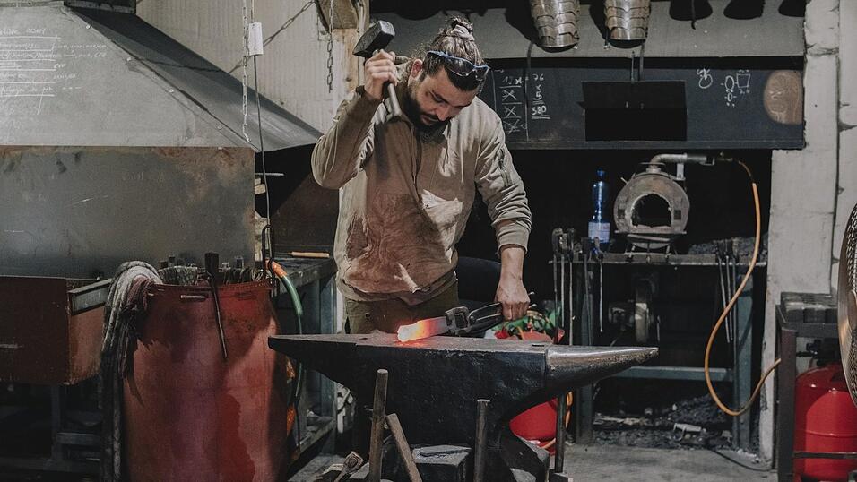Jakob Adam in seiner Schmiede Jakob Adam in seiner Schmiede