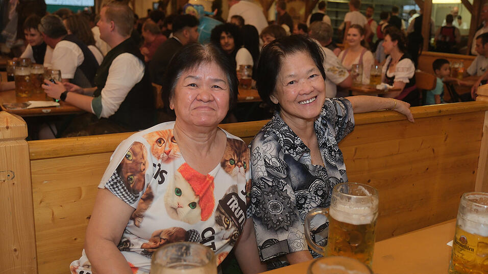 Die Partybilder vom Dienstag, 15. August 2023, aus dem Festzelt Nothaft. Die Partybilder vom Dienstag, 15. August 2023, aus dem Festzelt Nothaft.