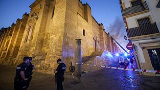 In der berühmten Kathedrale von Córdoba brach am Freitagabend ein Feuer aus.