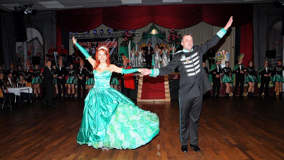 Impressionen vom Intrhonisationsball 2015 der Narrhalla Moosburg. (Foto: Ren&eacute; Spanier)