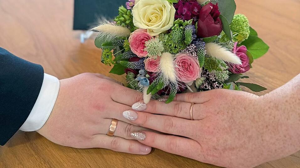 Der Ring sa&szlig; bei der Hochzeit schon recht locker.