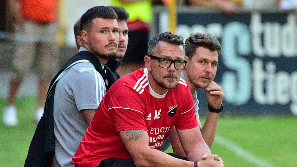 Blicken den Stadtderby mit gemischten Gef&uuml;hlen entgegen: Seebachs Trainer Manfred Stern (vorne) und TSV-Teammanager Manuel Ebner.