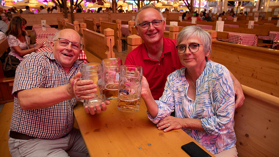 Die Partybilder vom Montag, 11. August, aus dem Festzelt Reisinger. Die Partybilder vom Montag, 11. August, aus dem Festzelt Reisinger.
