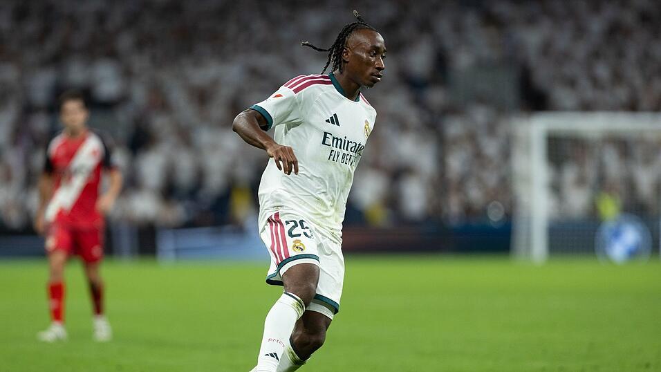 Der ehemalige Leipziger Yan Diomande wird bei Real Madrid immer besser. Hat laut Trainer aber noch einiges zu lernen. (Archivbild)