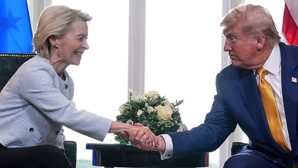 Sie vereinbarten im vergangenen Sommer den Zolldeal: EU-Kommissionspräsidentin Ursula von der Leyen und US-Präsident Donald Trump. (Archivbild) Sie vereinbarten im vergangenen Sommer den Zolldeal: EU-Kommissionspräsidentin Ursula von der Leyen und US-Präsident Donald Trump. (Archivbild)