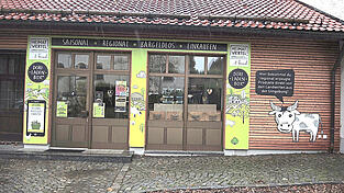 Das Konzept der „Dorfladenbox“ geht in der Gemeinde Auerbach voll und ganz auf. Ein Jahr nach der Eröffnung ist der Laden bestens etabliert. Das Konzept der „Dorfladenbox“ geht in der Gemeinde Auerbach voll und ganz auf. Ein Jahr nach der Eröffnung ist der Laden bestens etabliert.