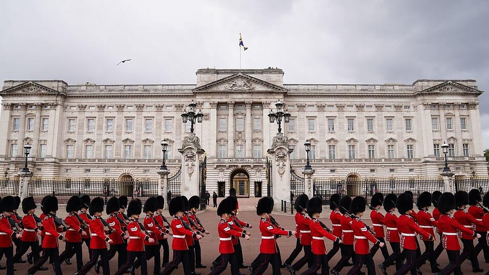 Der Monarch will nach der Renovierung des ber&uuml;hmten Buckingham-Palastes nicht dort wohnen. (Archivbild)