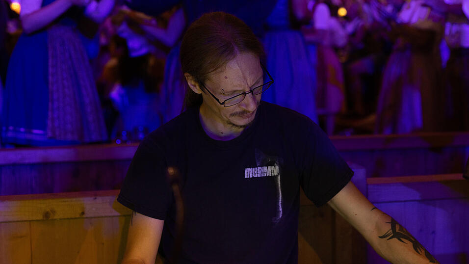 Die Partybilder vom Dienstag, 11. August, aus dem Festzelt Weckmann. Die Partybilder vom Dienstag, 11. August, aus dem Festzelt Weckmann.
