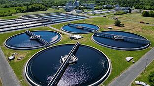 Die sch&auml;rferen EU-Regeln k&ouml;nnten Kl&auml;ranlagen zu teuren Umbauten zwingen.