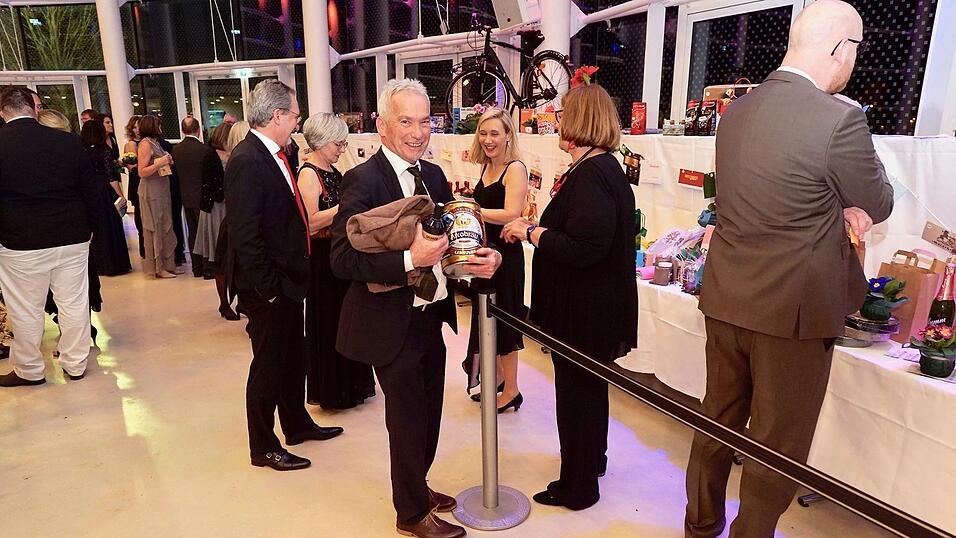 Mit dem SPD-Ball wurde am Samstag die Ballsaison in Straubing eröffnet. Mit dem SPD-Ball wurde am Samstag die Ballsaison in Straubing eröffnet.