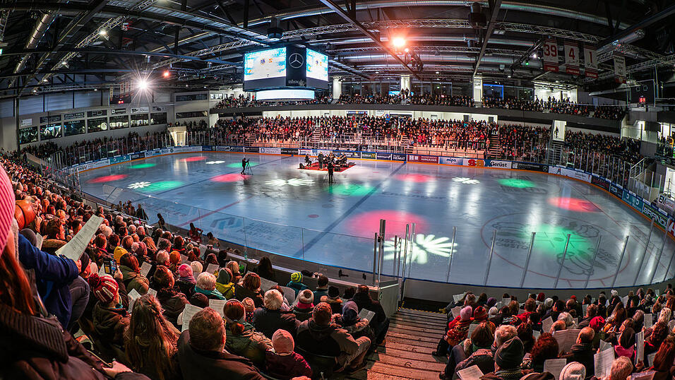 Vor einer beeindruckenden Kulisse fand das Weihnachtssingen im vergangenen Jahr statt.