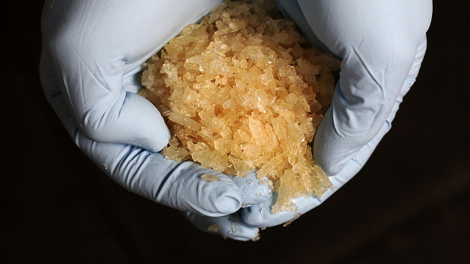 Die Kriminalpolizei Passau hat in der vergangenen Woche eine größere Menge Crystal sichergestellt und mehrere mutmaßliche Dealer festgenommen. (Symbolbild)