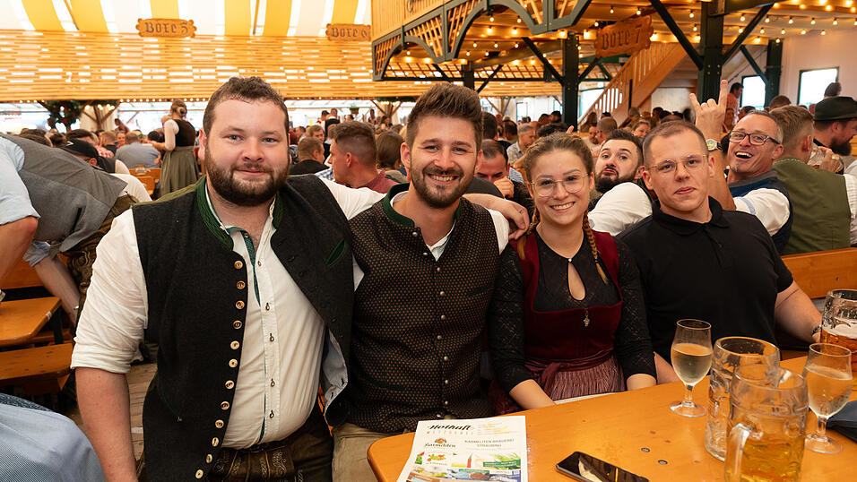 Die Partybilder vom Freitag, 16. August, aus dem Festzelt Nothaft. Die Partybilder vom Freitag, 16. August, aus dem Festzelt Nothaft.