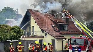 Der Großbrand in einem Mehrparteienhaus am Hofberg im Mai war der größte und arbeitsintensivste Einsatz des Jahres 2025. Der Großbrand in einem Mehrparteienhaus am Hofberg im Mai war der größte und arbeitsintensivste Einsatz des Jahres 2025.