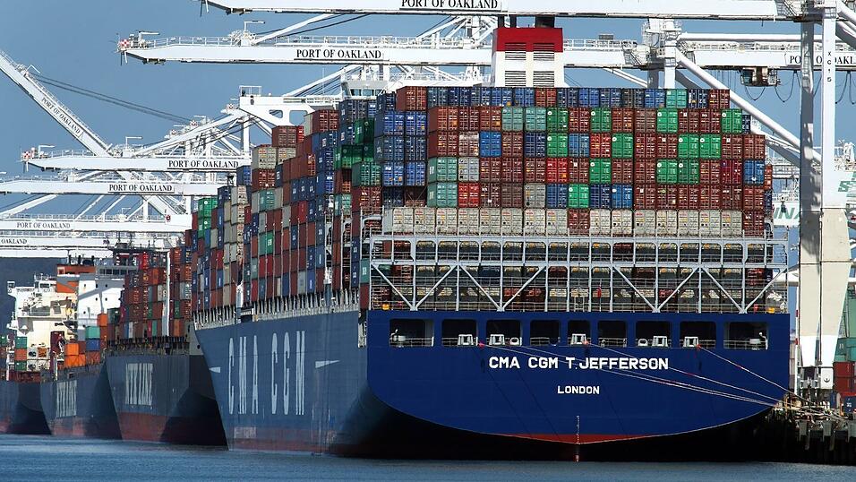 Am Handel zwischen den USA und der EU h&auml;ngen Millionen Jobs. (Archivbild)
