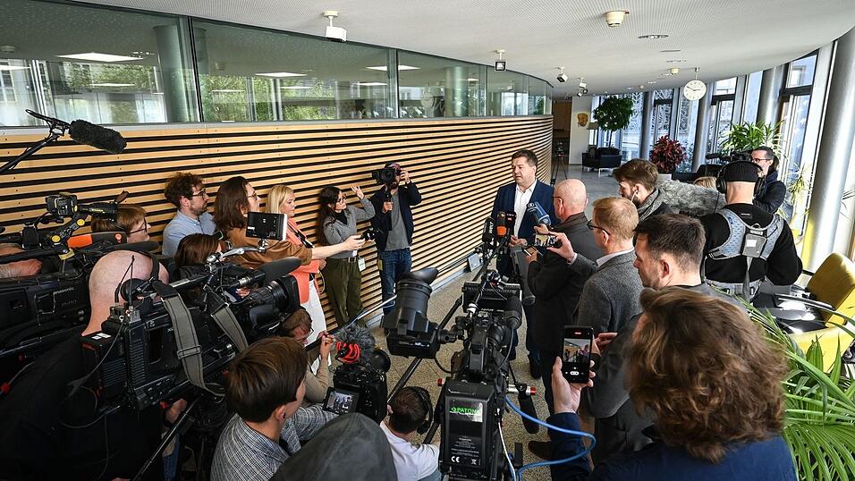 Das Medieninteresse im Landtag in Magdeburg ist groß. Das Medieninteresse im Landtag in Magdeburg ist groß.