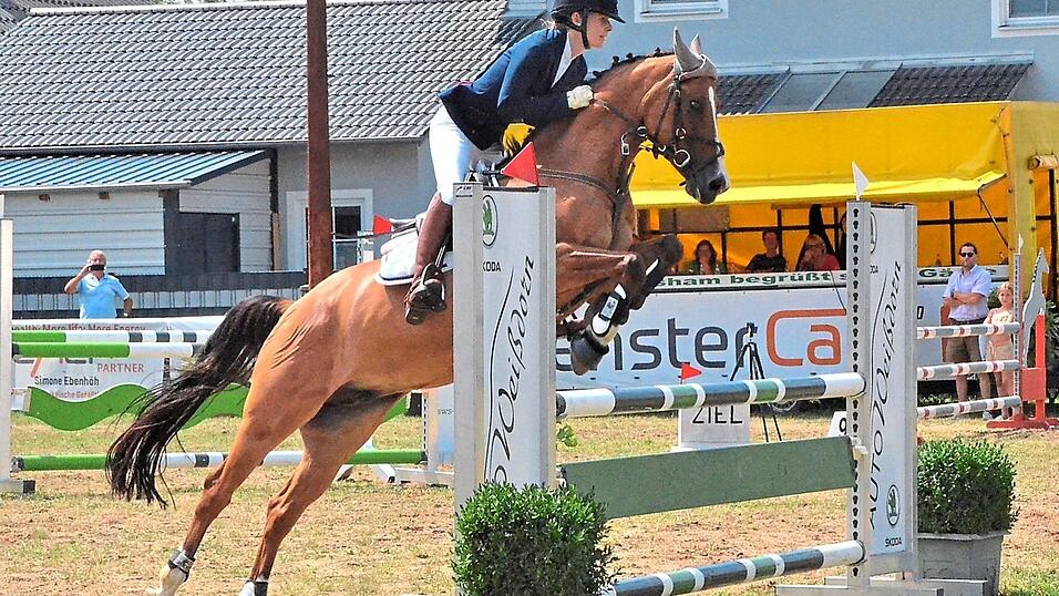 Der Sonntag stand ganz im Zeichen des Springreitens. Der Sonntag stand ganz im Zeichen des Springreitens.