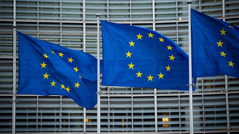 Flaggen der Europäischen Union wehen im Wind vor dem Gebäude der Europäischen Kommission in Brüssel. Der Einfluss der EU auf die Krise im Nahen Osten ist begrenzt. Flaggen der Europäischen Union wehen im Wind vor dem Gebäude der Europäischen Kommission in Brüssel. Der Einfluss der EU auf die Krise im Nahen Osten ist begrenzt.